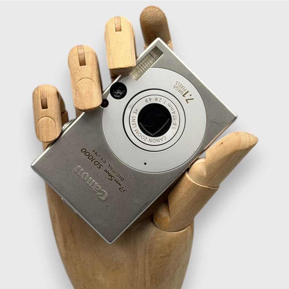 Canon PowerShot SD1000 Digital Camera | 7.1MP | Silver